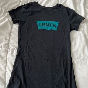 Levi’s t shirt